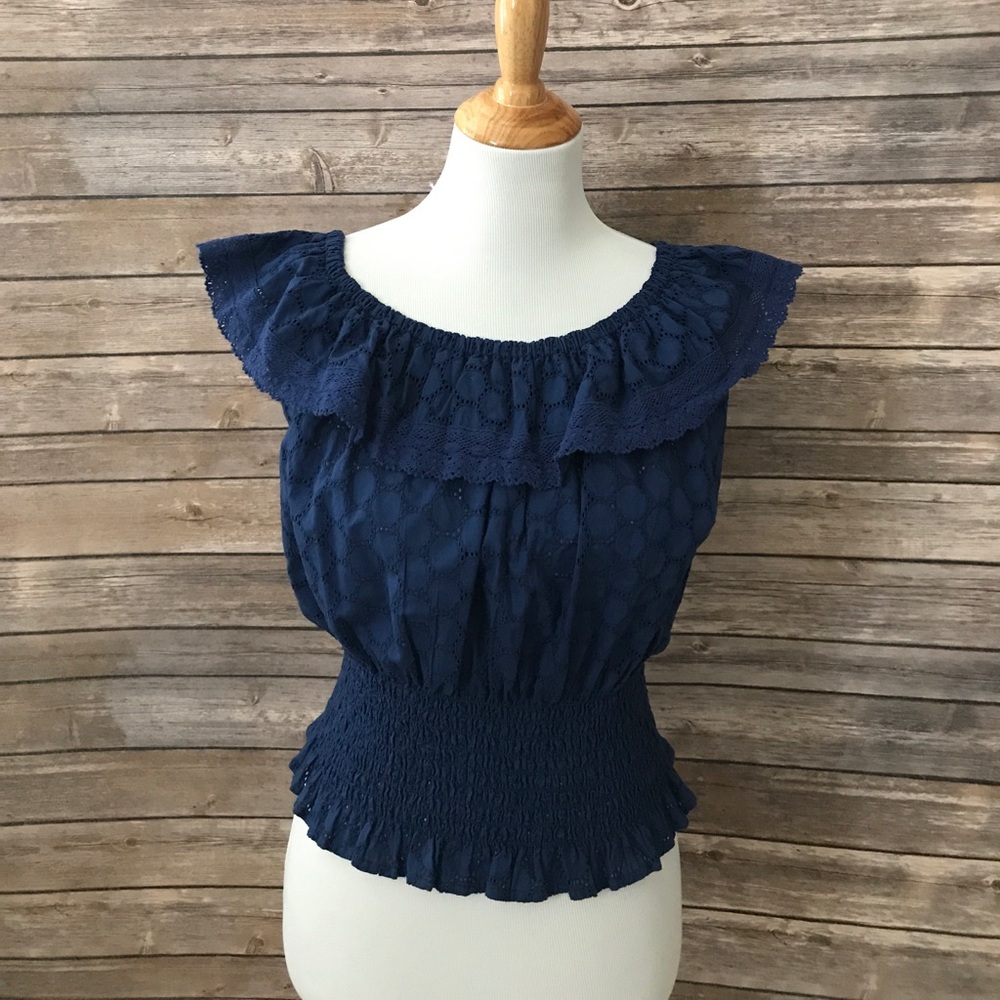 *NWOT* Victoria’s Secret On/Off Shoulder Lace Top